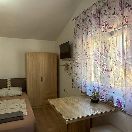 Apartman Meghan Пула Екстериор снимка