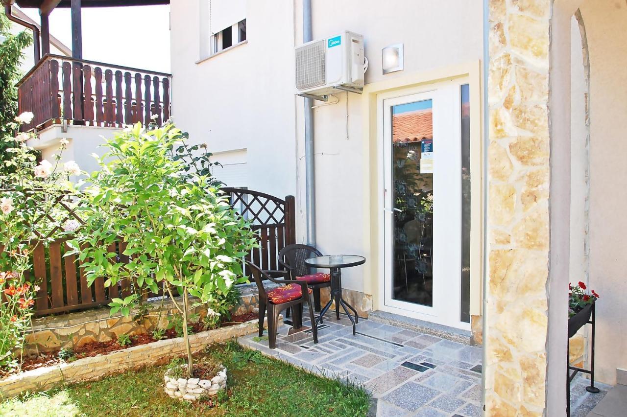 Apartman Meghan Пула Екстериор снимка