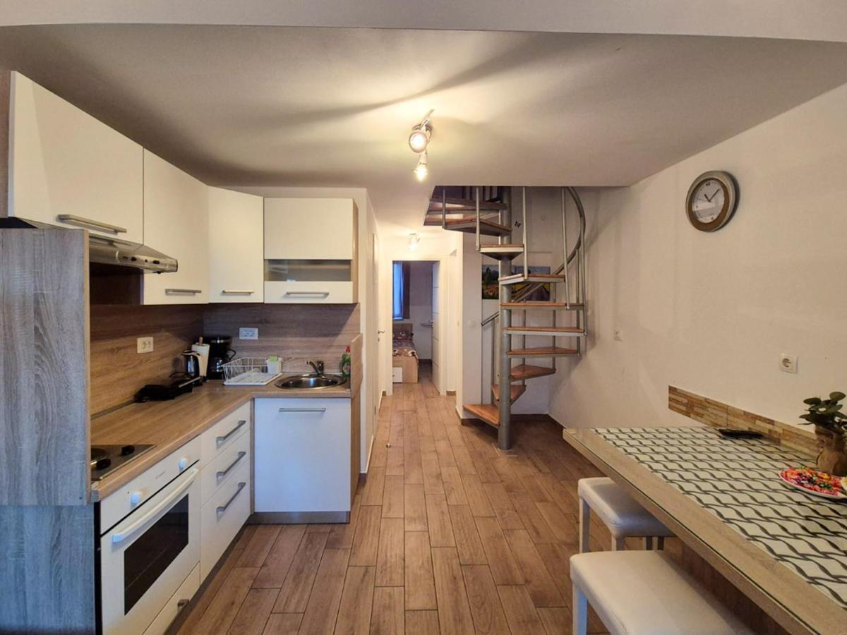Apartman Meghan Пула Екстериор снимка