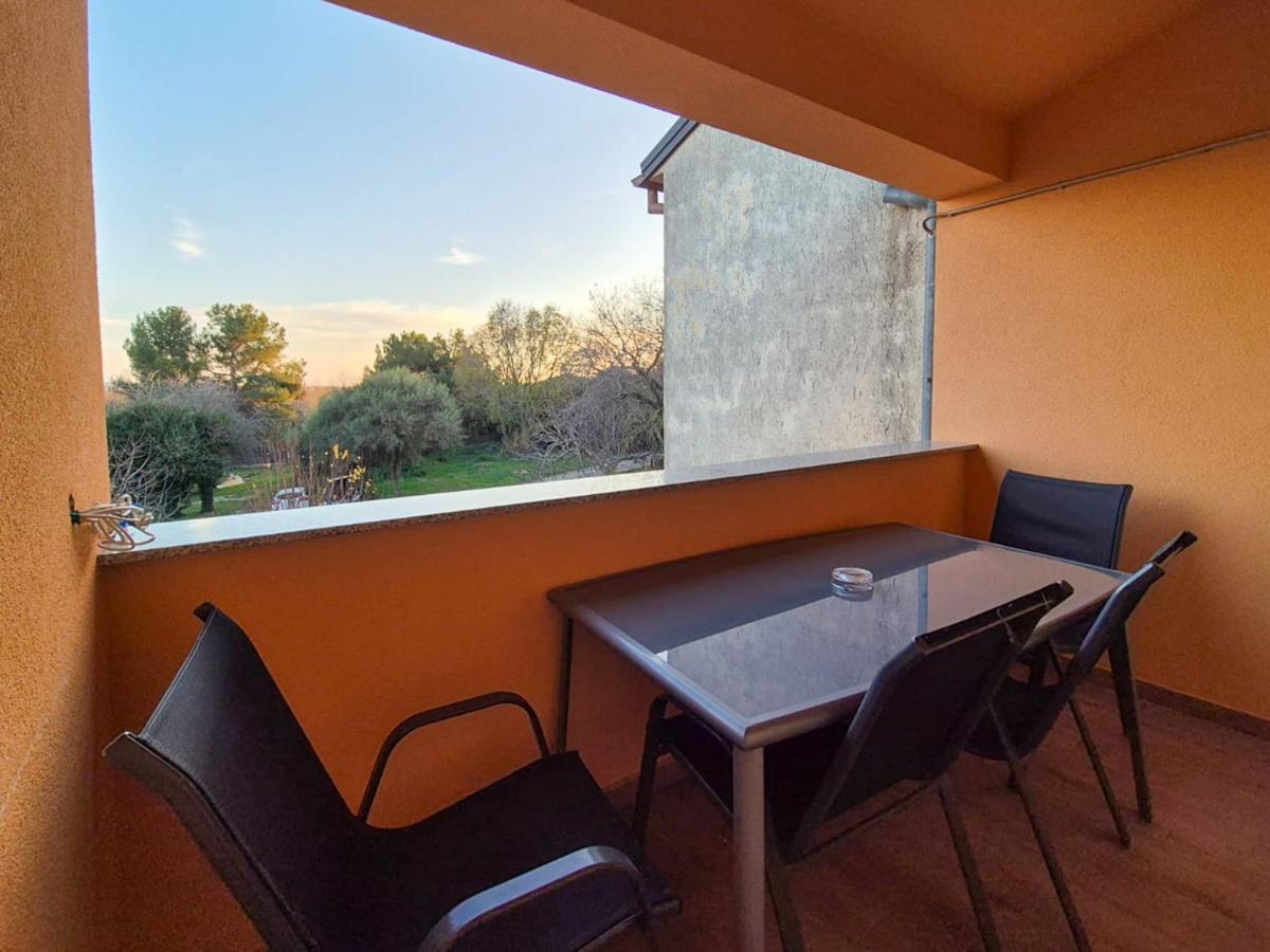 Apartman Meghan Пула Екстериор снимка
