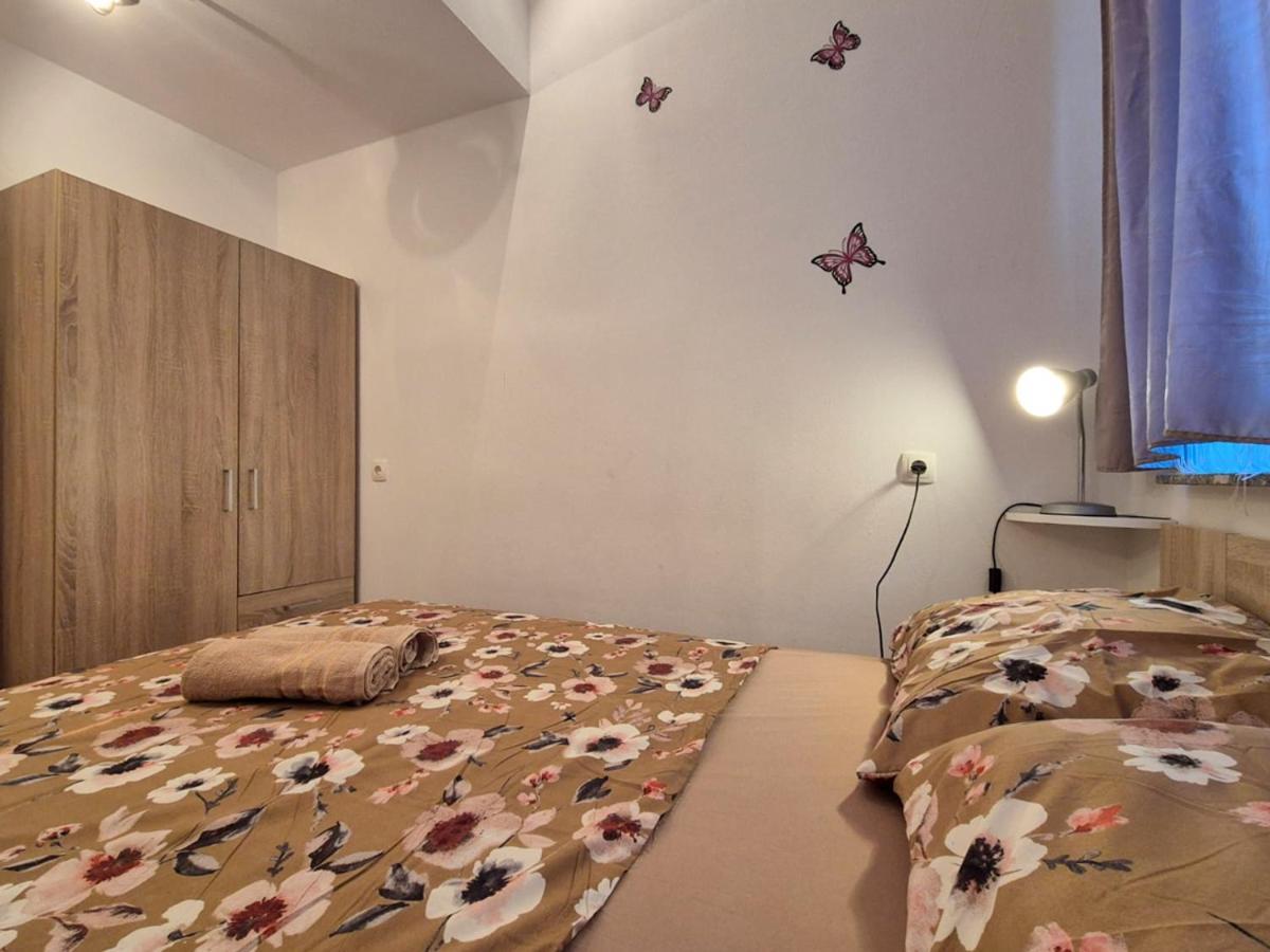 Apartman Meghan Пула Екстериор снимка